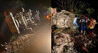 Beton taşıyan kamyon devrildi