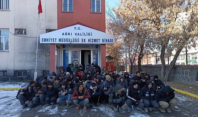 Bir tırda 85 kaçak göçmen yakalandı
