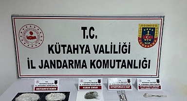 Durdurulan araçta uyuşturucu ele geçirildi: 2 şüpheli tutuklandı