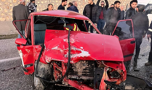 İki otomobil çarpıştı: 1 yaralı