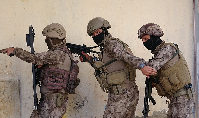 "Kafes-17 Operasyonu” ile “İskoçlar Çetesi” olarak bilinen organize suç örgütü çökertildi