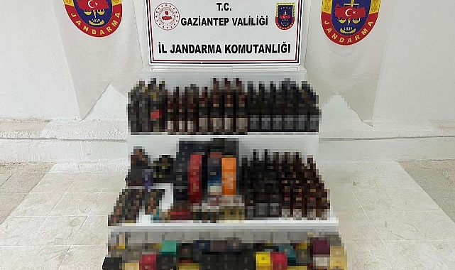 Litrelerce kaçak alkol ele geçirildi: 4 gözaltı