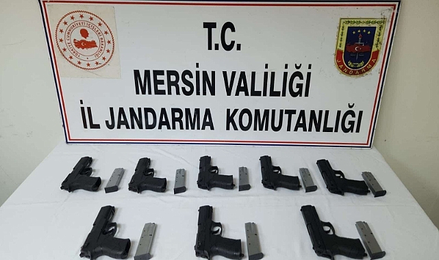 Mersin'de kaçak 10 tabanca ele geçirildi