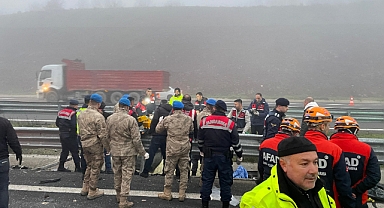 Otoyolda feci kaza: 11 ölü, 57 yaralı