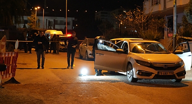 Park halindeki araca kurşun yağdırdılar:1 ölü, 1 ağır yaralı