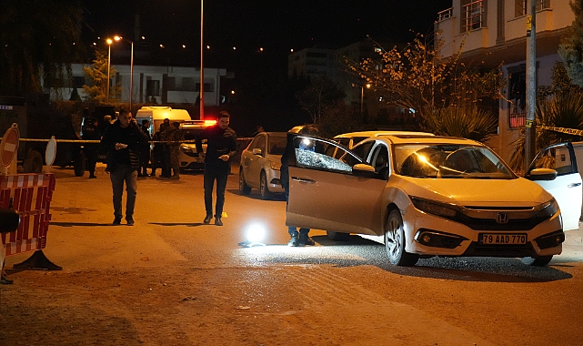 Park halindeki araca kurşun yağdırdılar:1 ölü, 1 ağır yaralı