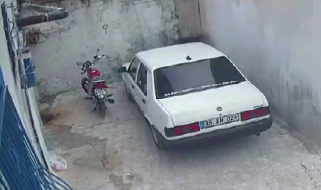 Şanlıurfa'da motosiklet hırsızlığı kamerada