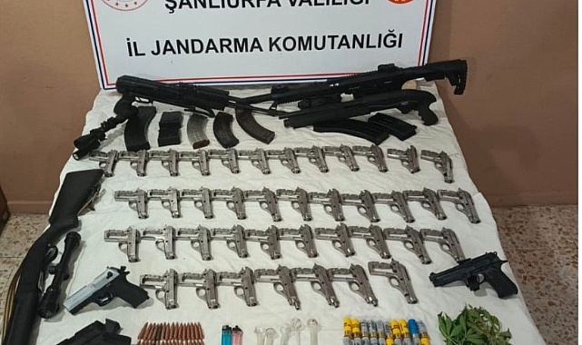 Şanlıurfa'nın o ilçesinde ahırda çok sayıda silah ve mühimmat bulundu!