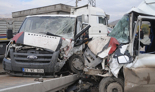Şırnak’ta trafik kazası: 18 yaralı