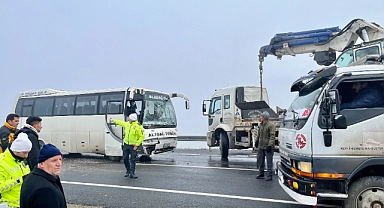 Sis kazayı beraberinde getirdi: 19 yaralı