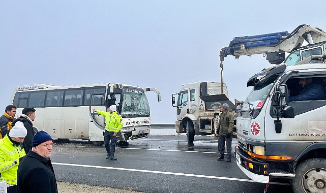 Sis kazayı beraberinde getirdi: 19 yaralı