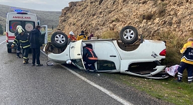 Sürücüsünün kontrolünden çıkan otomobil takla attı: 3 yaralı