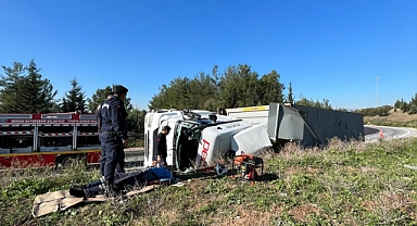 Tarsus'ta tır devrildi: 1 yaralı