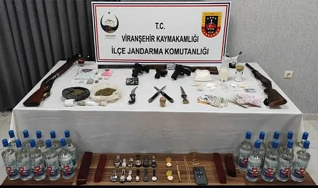 Viranşehir'de iş yerine operasyon:8 gözaltı