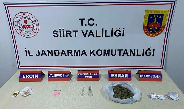Yol kontrolü sırasında uyuşturucu bulundu: 3 gözaltı