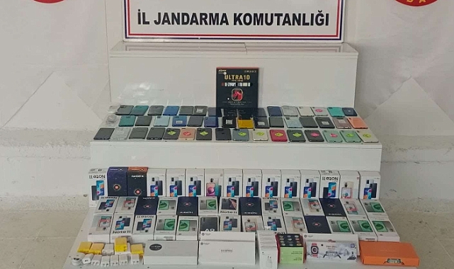 2 milyon lira değerinde kaçak cep telefonu ele geçirildi