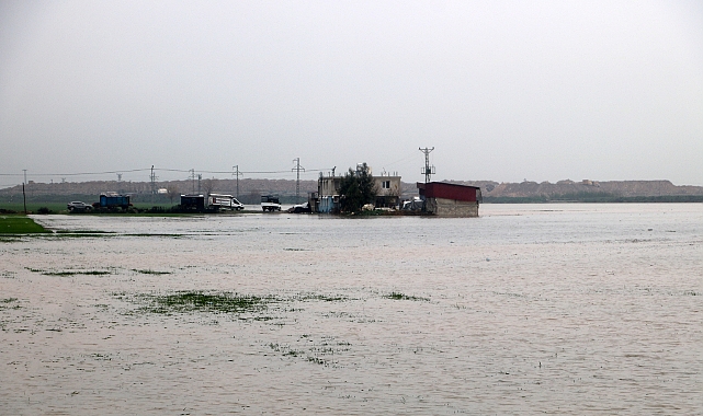 Aşırı yağışlarla birlikte Amik Ovası sular altında kaldı