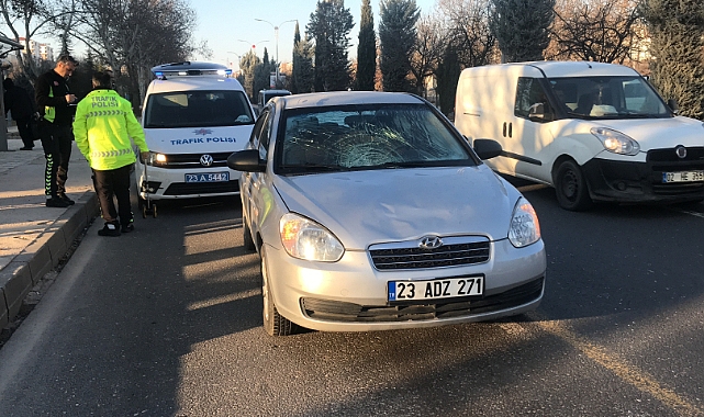 Elazığ’da otomobilin çarptığı kadın yaralandı
