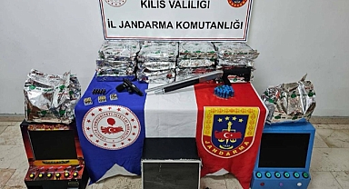 Eve kumar baskını: 2 gözaltı