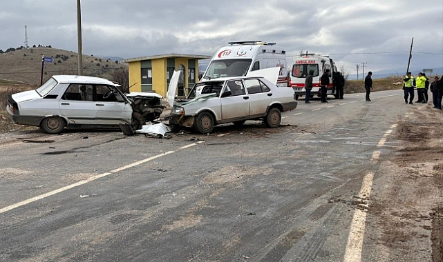 İki farklı trafik kazasında 10 kişi yaralandı