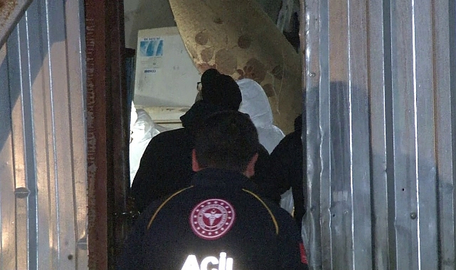 İşyerindeki buzdolabında erkek cesedi bulundu