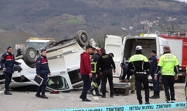 Kamyon, ana yola çıkmak isteyen araca çarptı: 1 ölü, 2 yaralı
