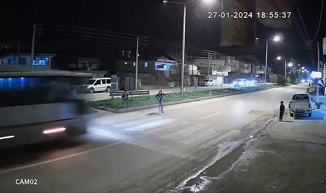 Kavga eden çocuklardan biri kaçarken midibüsün çarpması sonucu hayatını kaybetti