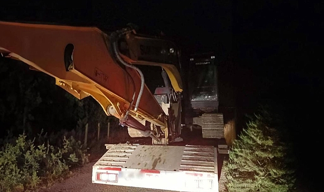 Kepçe ile define arayan 2 şüpheli yakalandı