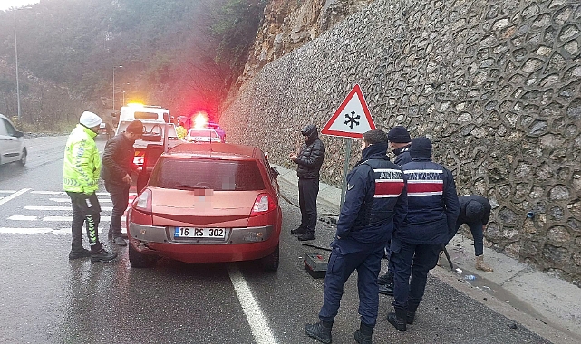 Kontrolden çıkan otomobil takla attı: 3 yaralı