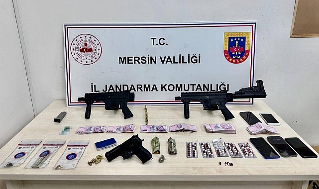 Makinalı silahlarla yakalanan 2 şüpheli tutuklandı
