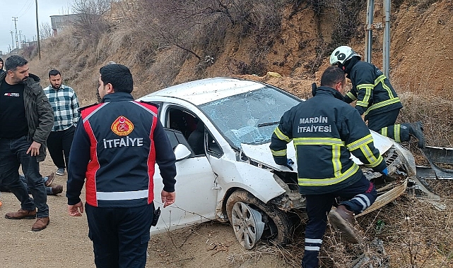 Otomobil şarampole uçtu: 1’i çocuk 4 yaralı
