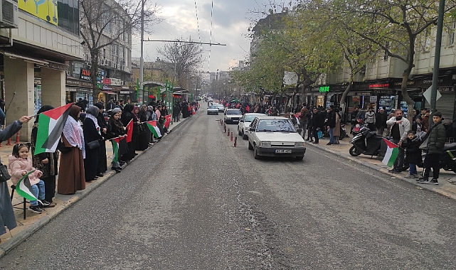 Şanlıurfa’da Gazze için insan zinciri oluşturuldu