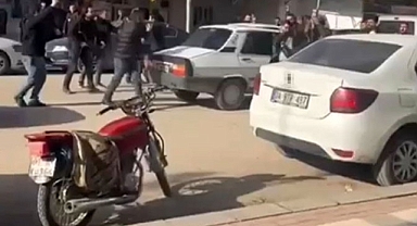 Şanlıurfa’da kavga eden 2 grubu polis havaya ateş açarak ayırdı