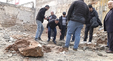 Şanlıurfa'da Roma dönemine ait mozaikli kaya mezar odası bulundu