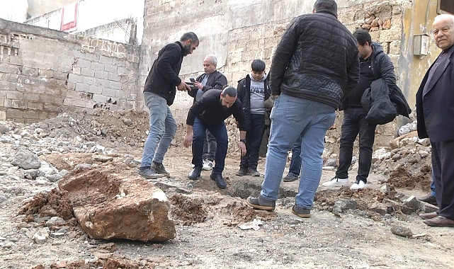 Şanlıurfa'da Roma dönemine ait mozaikli kaya mezar odası bulundu