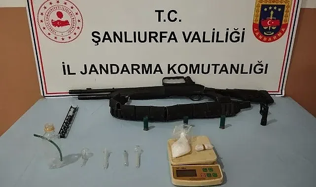 Şanlıurfa'da ruhsatsız silah ve uyuşturucu ele geçirildi