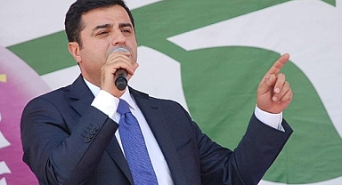 Selahattin Demirtaş hastanedeki annesini ziyaret etti