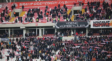Sivasspor taraftarı Galatasaray maçına ilgi göstermedi