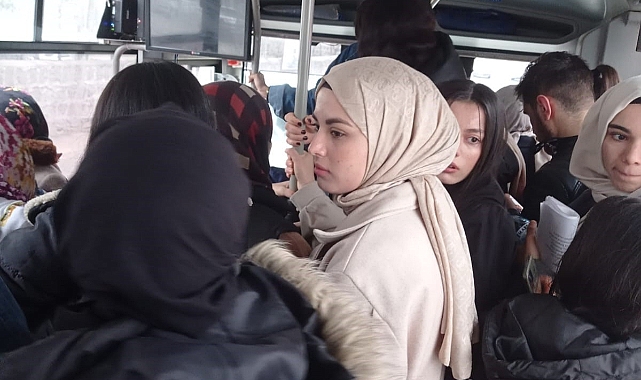 Siverek’te üniversite öğrencileri şehir içi minibüslerden şikayetçi