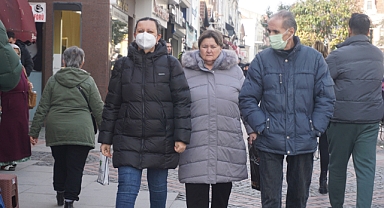 Uzmanından uyarı: "Sarılmayın, tokalaşmayın"