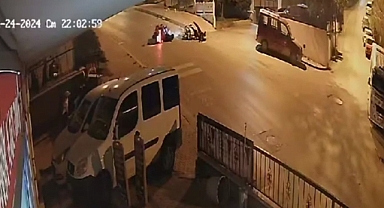 2 motosiklet kafa kafaya çarpıştı... O anlar kamerada