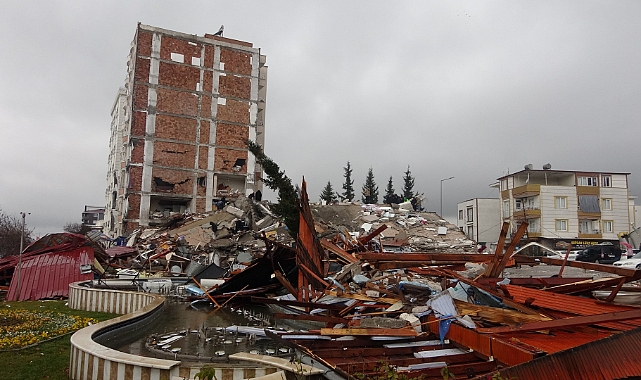 37 kişinin hayatını kaybettiği apartmanla ilgili ilk duruşmada sanıklardan şok savunma