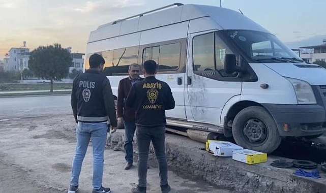 Evde değerli eşya bulamayan hırsız aldığı anahtarla minibüsü çaldı