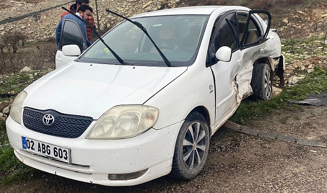 İki otomobil çarpıştı: 6 yaralı