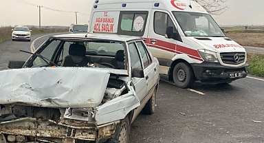 Otomobil ile minibüs çarpıştı: 4 yaralı