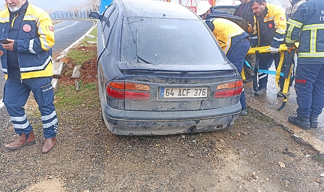 Otomobil kaldırıma çarptı: 4 yaralı