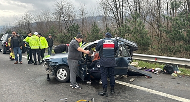 Otoyolda feci kaza: 1 ölü, 2’si ağır 5 yaralı