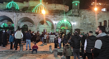 Peygamberler şehri Şanlıurfa'da Berat Kandili coşkusu