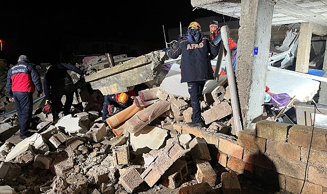 Şanlıurfa’da 2 katlı ev çöktü: 2 ölü, 8 yaralı