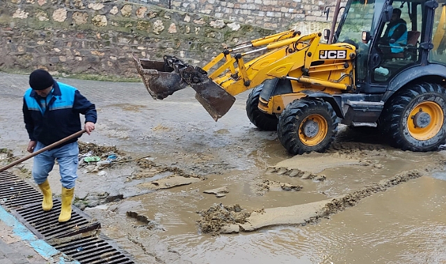Su baskınlarına karşı ekiplerin çalışması devam ediyor